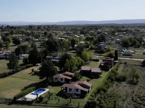 VENTA COMPLEJO CABAÑAS CON COSTA DIQUE POTRERO DE GARAYComplejo desarrollado en un...