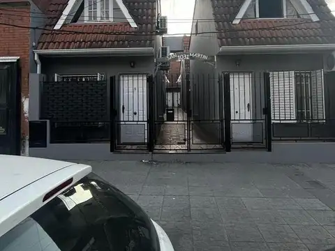 Excelente ph en moron sur a solo 1 cuadra de avenida yrigoyen .al frente