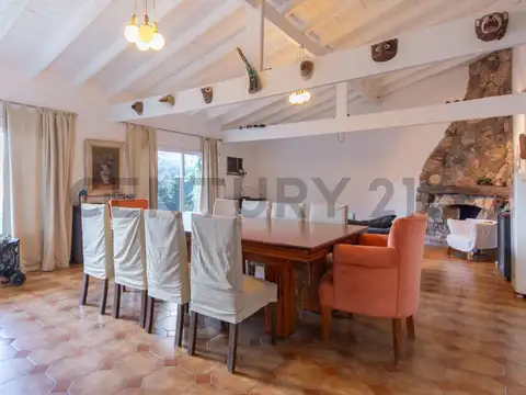 Casa en Venta con 2 cocheras