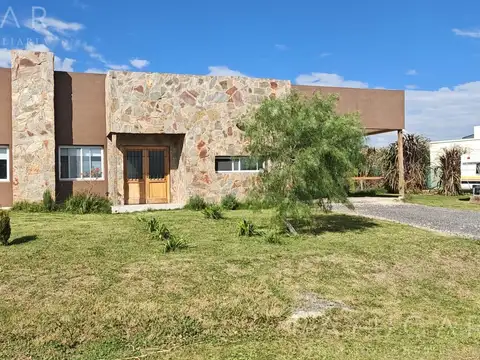 Venta Casa - Medal Country Club - Pilar