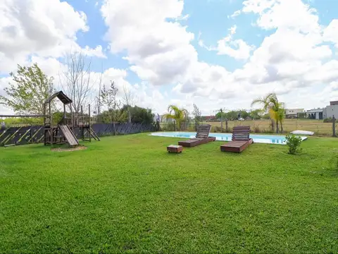 Casa 5 ambientes con 2 baños