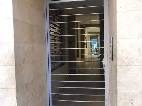 Venta depto 2 amb. en Caseros Centro