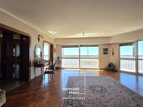 VENTA | 284 m² con vista franca al río + Cochera | Av. de la Libertad 8
