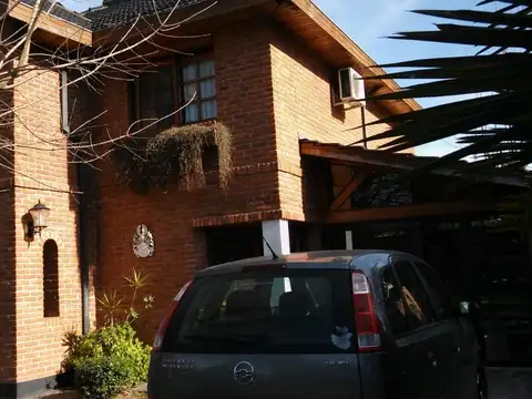 CASA EN VENTA  COUNTRY BANCO PROVINCIA