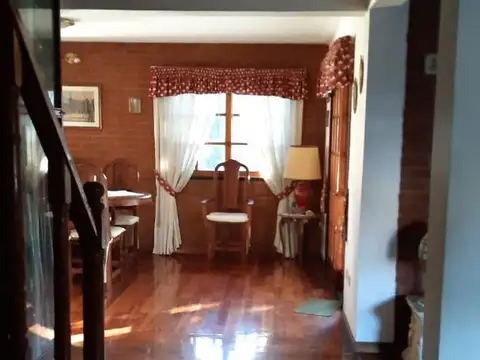 Casa en Venta con 6 cocheras