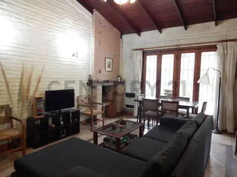 Casa 5 ambientes con 1 baño