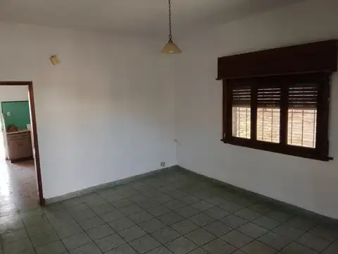Casa en Alquiler en Castelar Sur, $ 850.000