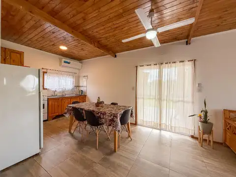 Venta casa de 2 dormitorios con pileta y jardín Los Carrizales, Clarke, Santa Fe