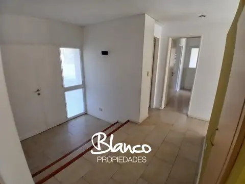 Casa 4 ambientes con 4 baños