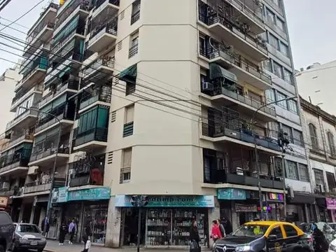 Departamento 3 ambientes con dependencia en venta en Castelli al 200 Balvanera CABA