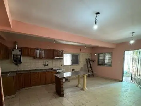 Casa 3 ambientes con 1 baño