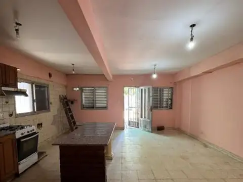 CASA EN VENTA - VILCAPUGIO Nº 727 SAN LORENZO