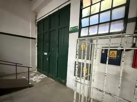 Local Comercial de 600 m2 en Barracas  - ALQUILER