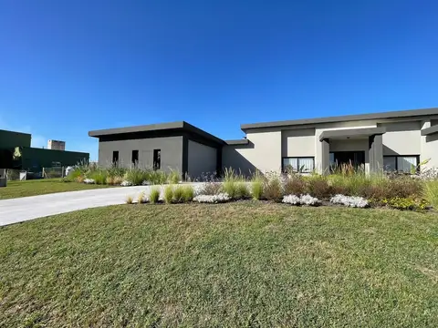 Casa en Venta en Fincas de San Vicente, USD 500.000