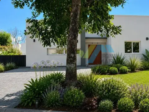 Casa en Venta en Haras Santa Maria - Los Eucaliptus, USD 225.000