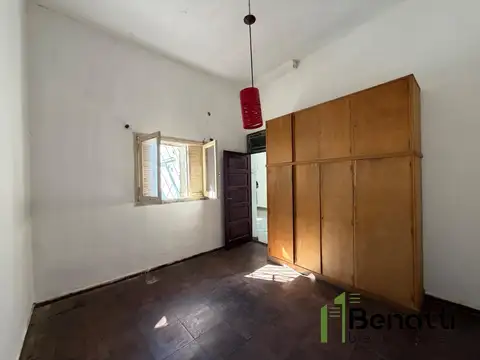 Casa cuatro ambientes + local en esquina en alquiler