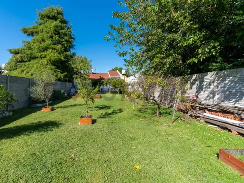 Casa en venta en City Bell  entre caminos