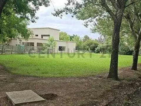 Club de Campo Haras del Sur 100, Piso 0