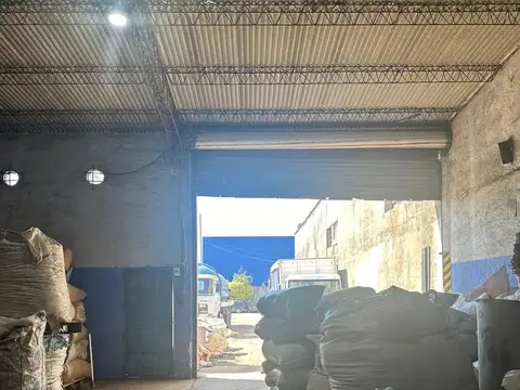 Galpon en Alquiler 75  mts Fondo