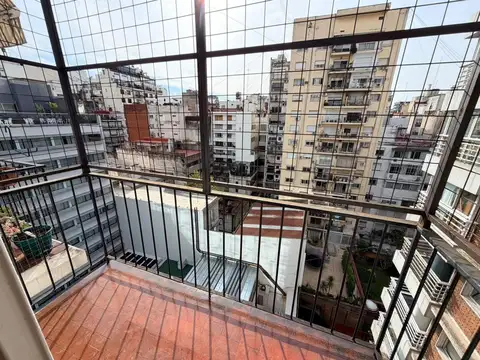 Location is location. Muy buen depto amoblado en Recoleta