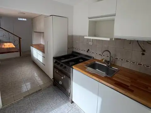 Depto Tipo Casa 4 ambientes con 2 baños