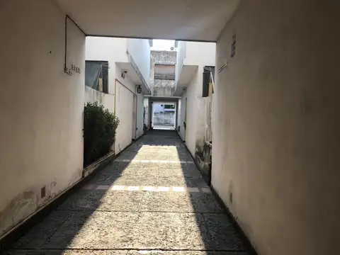 venta de departamento 2 ambientes en Ramos Mejia con balcon
