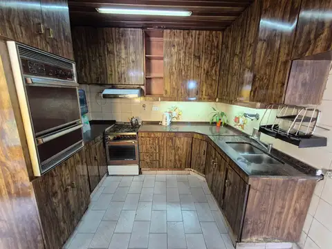 Departamento 5 ambientes con 2 baños