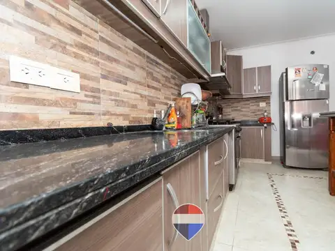 Local en Venta en Los Hornos, USD 170.000
