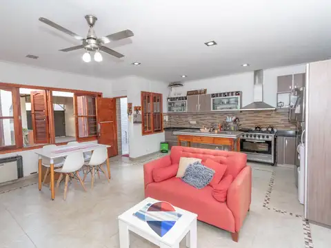 LOCAL EN VENTA LA PLATA + CASA +DEPTO  AVENIDA 66