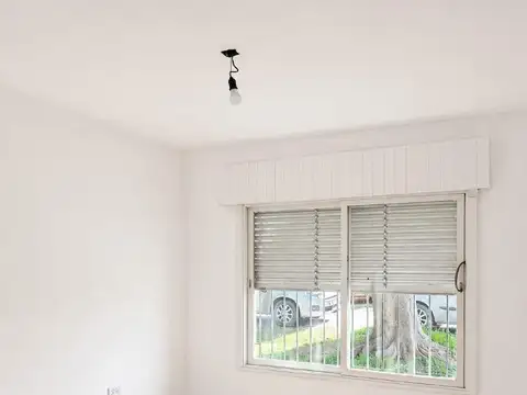 Casa al frente de 2 dormitorios en venta