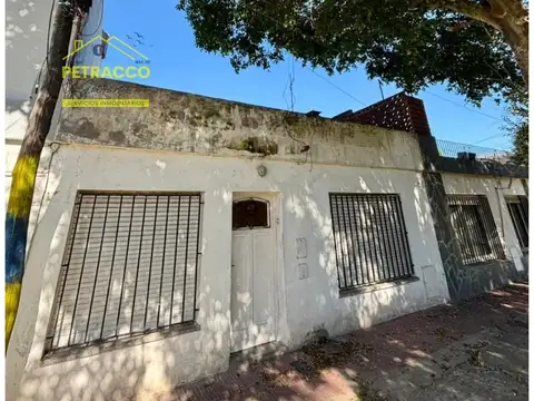 Casa al frente de 2 dormitorios en venta