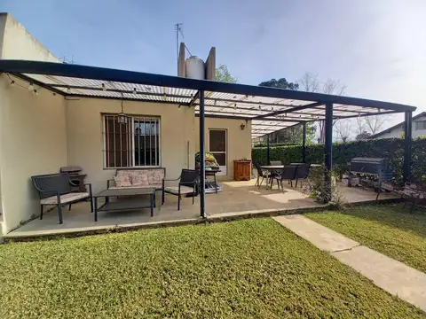 Casa con pileta y parque - Bo Pque Pellegrini 3 - Pilar