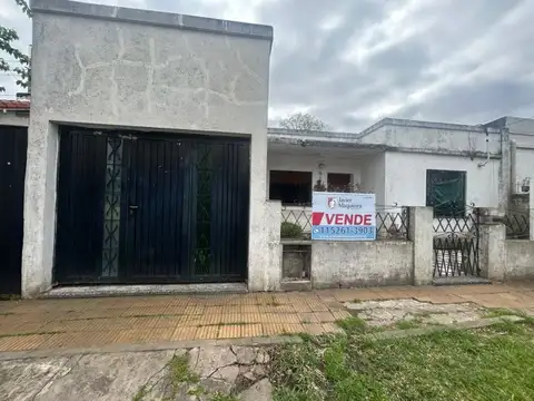 VENTA CASA APTA CRÉDITO-A RECICLAR-BELLA VISTA
