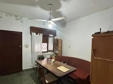 VENTA CASA A RECICLAR-BELLA VISTA