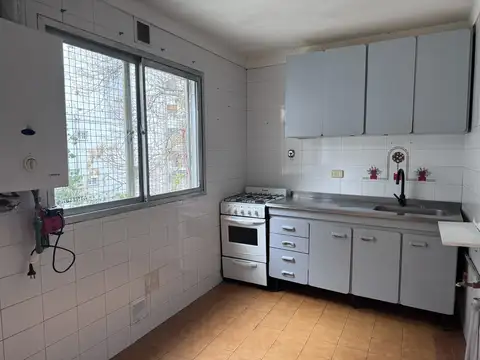 Departamento en Alquiler en Parque Centenario, $ 950.000