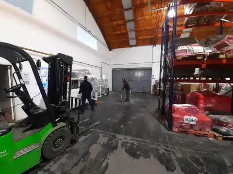Venta - Galpón en Parque Industrial