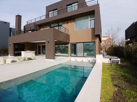 Casa en Venta de 5 dormitorios