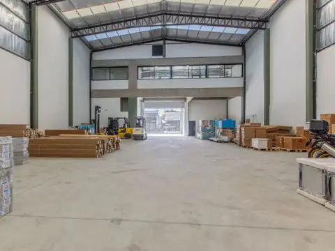 Galpón - Depósito - Con oficinas y local - Financiación - Permuta - Villa Ballester
