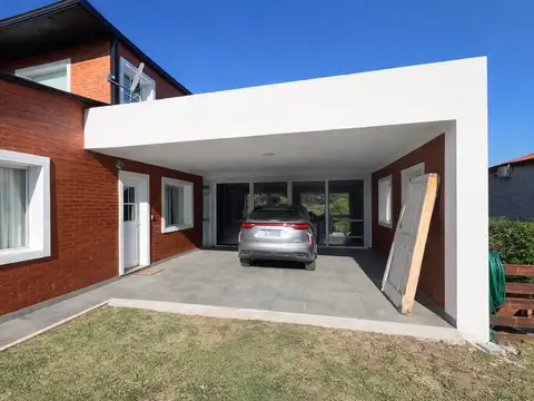 Casa en Venta en Cuatro Hojas, USD 270.000