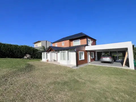 Venta Casa 3 dormitorios Country 4 Hojas - Mendiolaza