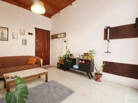 Depto Tipo Casa en Venta en Flores, USD 129.000