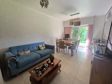 Depto Tipo Casa 3 ambientes con 2 baños