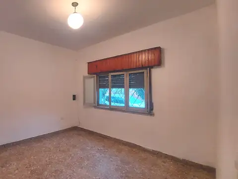 Casa en Alquiler con 1 cochera