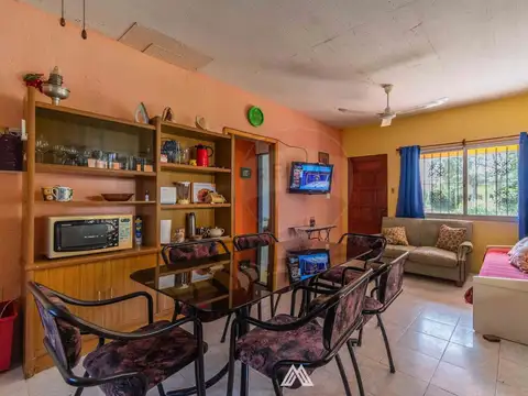 Casa 4 ambientes con 2 baños