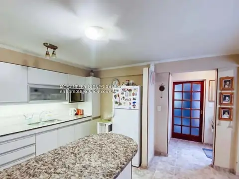 CASA EN VENTA, 3 DORMITORIOS, GARAGE