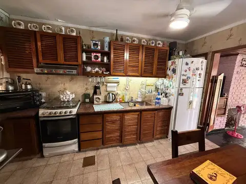 Casa 4 ambientes con 1 baño