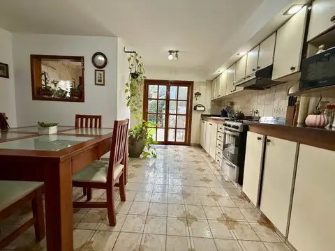 Depto Tipo Casa en Venta en Bernal, USD 180.000