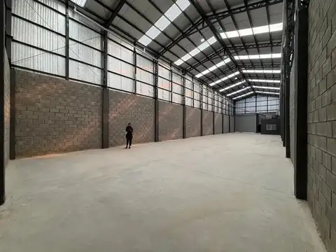Galpon en Alquiler en Área de Promoción el Triángulo, USD 3.400