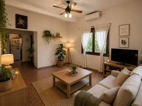 Venta casa 3 ambientes patio cochera Bernal Oeste