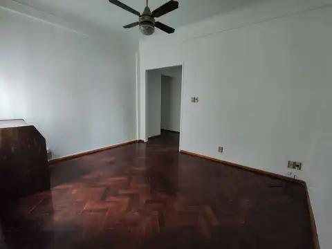 Combate De Los Pozos 1000, Piso 2